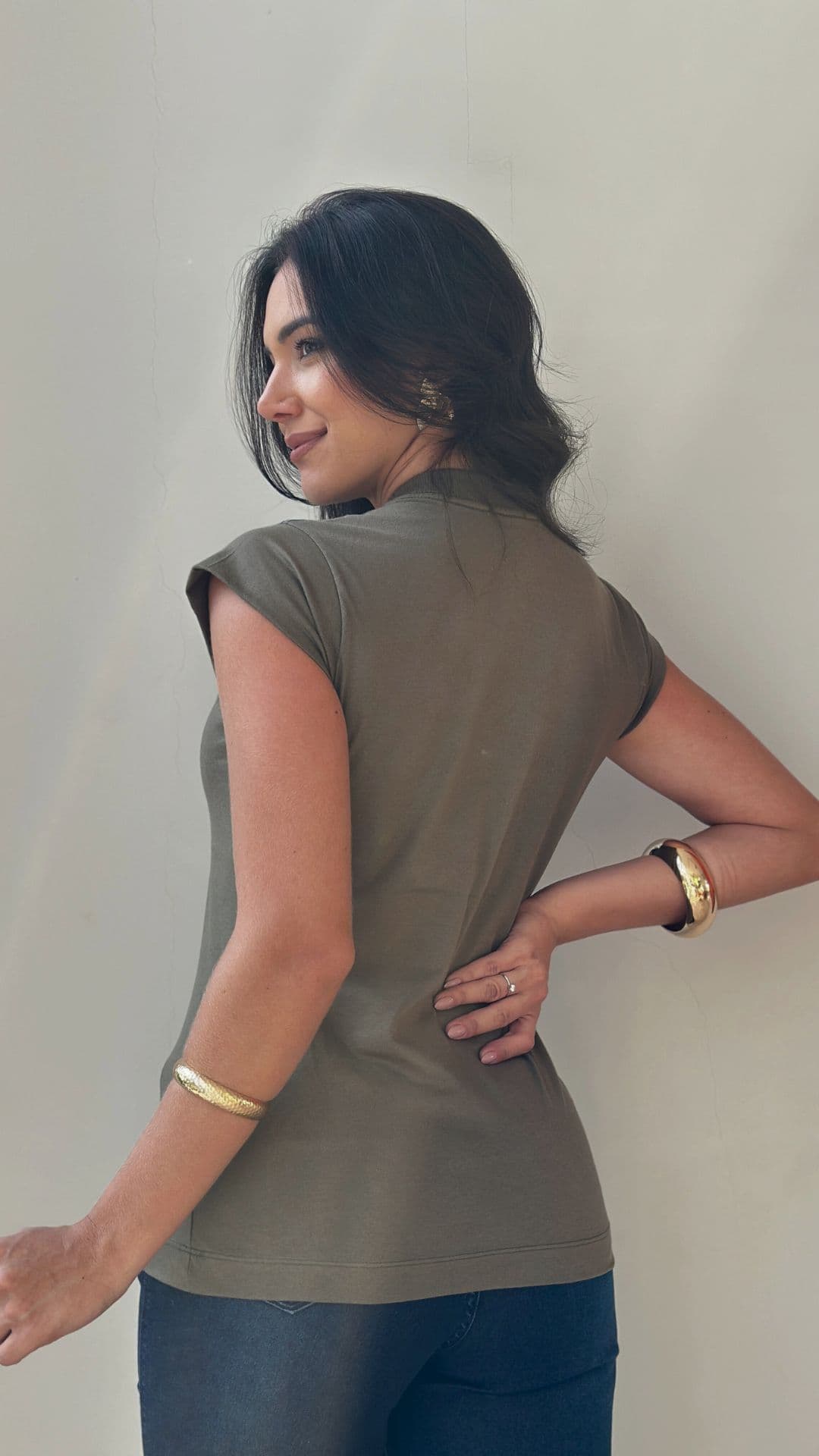 Camiseta Executiva Verde Militar Premium - CH54